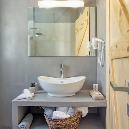 Lodge Kumquart Estate- Grape Fruit Aspiotades