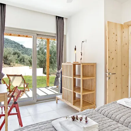 Kumquart Estate- Grape Fruit Lodge *