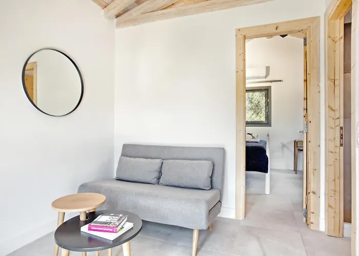 Kumquart Estate- Grape Fruit Aspiotades