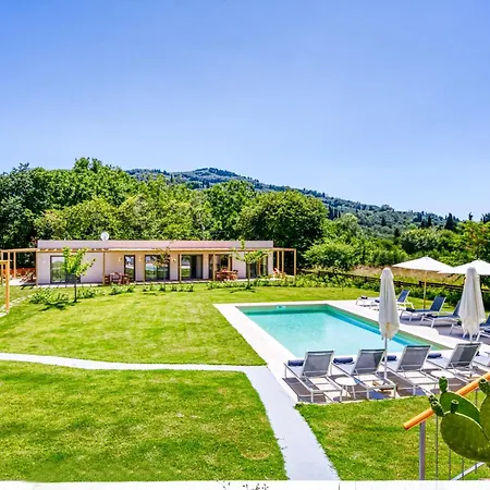 Kumquart Estate- Grape Fruit Lodge *